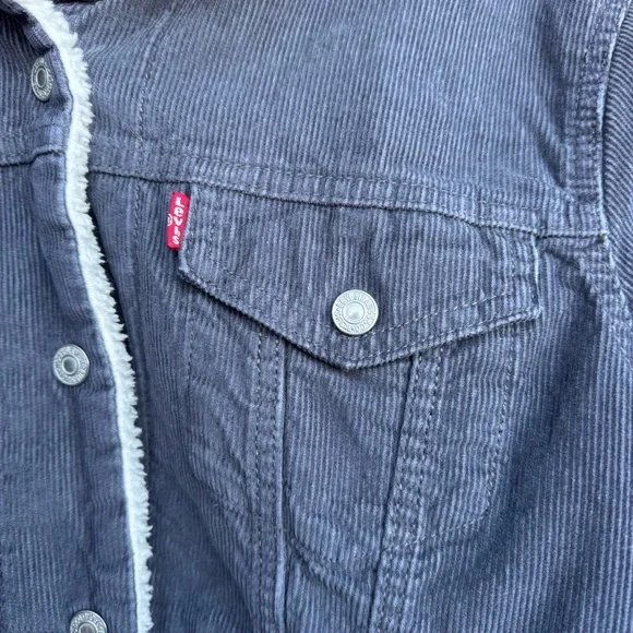 Womens Sherpa lined Levi’s Corduroy Jacket - Picture 8 of 8